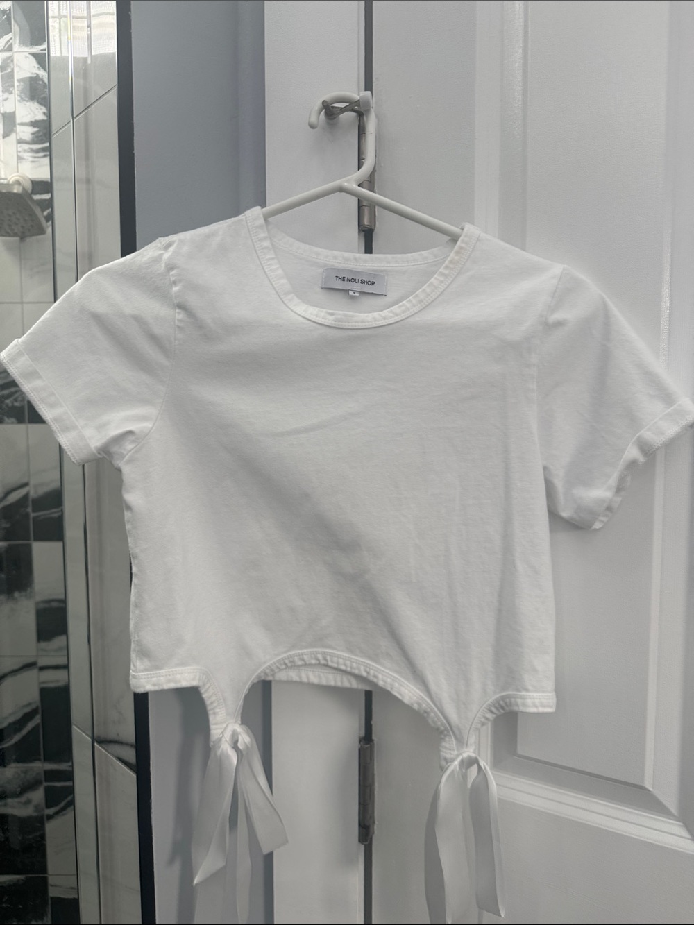 Noli White Short-Sleeve Tie-Front Cropped Tee with Dual Bows